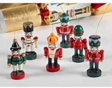 Load image into Gallery viewer, Robin Reed English Holiday Christmas Crackers - Heritage Nutcracker, 6 Count