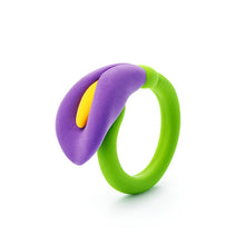 Load image into Gallery viewer, Hey Clay Bijou Flower Rings - Fat Brain Toys