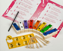 Load image into Gallery viewer, Robin Reed English Holiday Christmas Crackers - Chime Bars, 8 Count