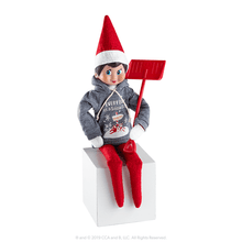 Load image into Gallery viewer, The Elf on the Shelf Claus Couture Snow Day Shovel &#39;n&#39; Play