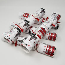 Load image into Gallery viewer, Robin Reed English Holiday Christmas Crackers, Pack of 6 x 12&quot; - London  Christmas Sights
